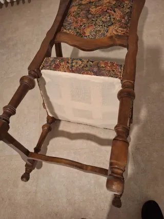 Sedia grande/poltroncina con braccioli imbottita