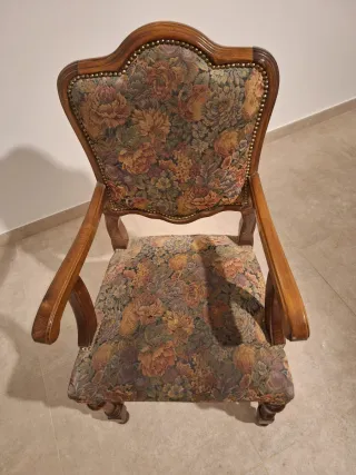 Sedia grande/poltroncina con braccioli imbottita