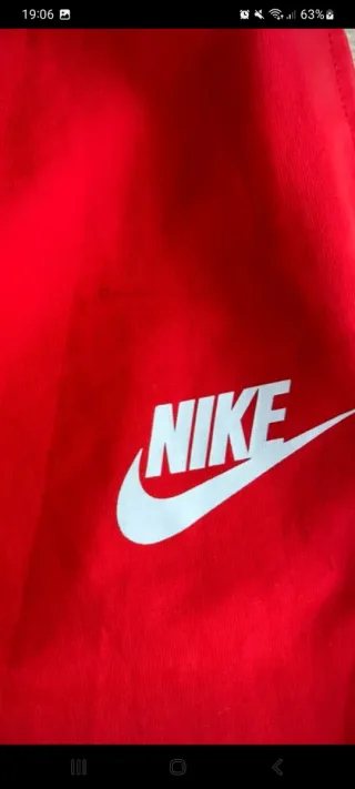 Conjunto deportivo Nike rojo