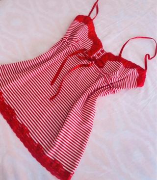 Top “Bershka”  Y2K a righe rosse e bianche