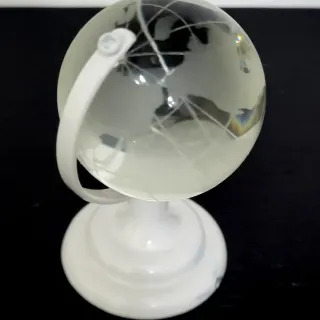 Mappamondo in cristallo vintage