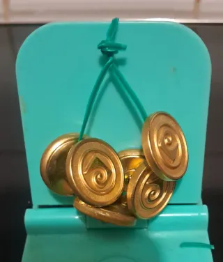 Botones antiguos dorados