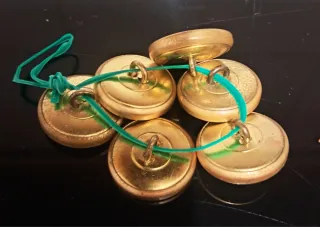 Botones antiguos dorados