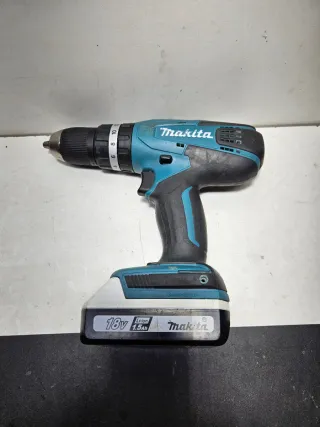 Taladro Percutor Makita 18V con Cargador