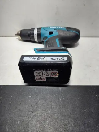 Taladro Percutor Makita 18V con Cargador