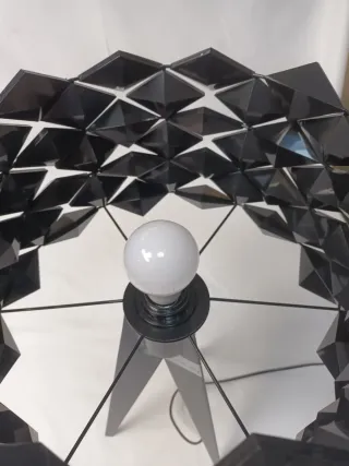 Lámpara de mesa moderna E27 negra