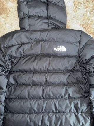 The North Face Chaqueta Gris con Capucha