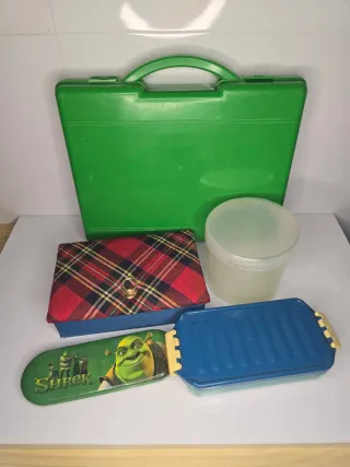 Lotto di scatole e gioielli vari