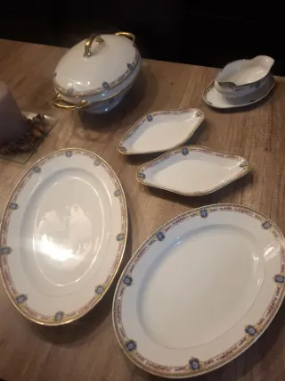 Vajilla antigua porcelana blanca decorada en azul