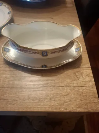 Vajilla antigua porcelana blanca decorada en azul