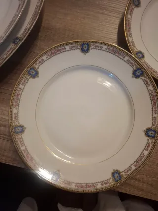 Vajilla antigua porcelana blanca decorada en azul