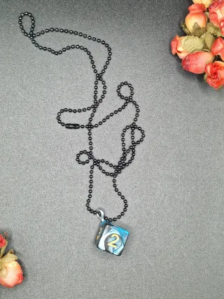 Collana D&D Dado D6 con catena nera