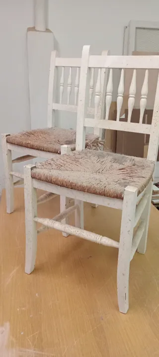 Juego de 2 sillas de madera