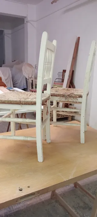 Juego de 2 sillas de madera