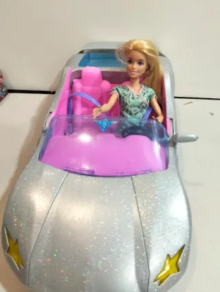 Coche deportivo Barbie con muñeca