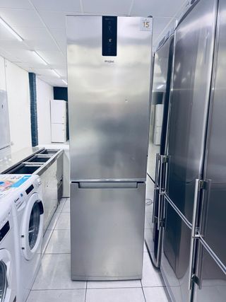 Nevera Whirlpool plateada