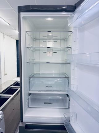 Nevera Whirlpool plateada