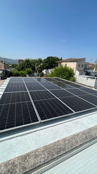 INSTALACIÓNES FOTOVOLTAICAS Y ELECTRICAS