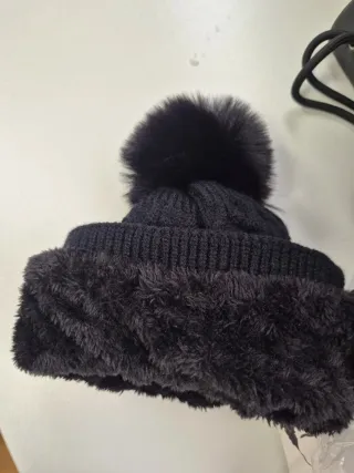 Gorro, guantes y mochila saco Frida Kahlo