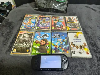 Console Sony PSP Nera + 8 Giochi