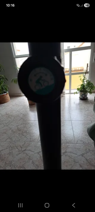 Bicicleta estática con funda de asiento.