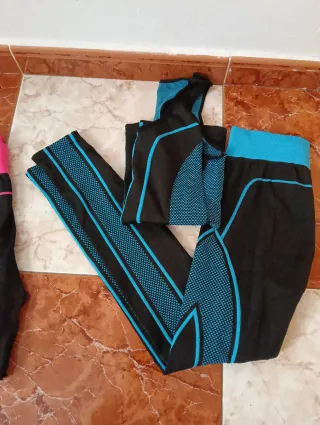 Conjunto deportivo pantalón y camiseta