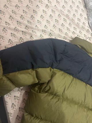 Chaqueta The North Face verde y negra