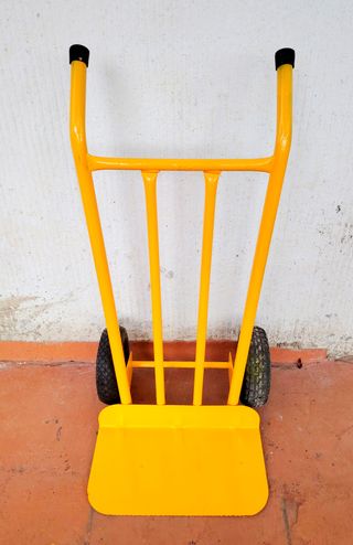 Carretilla manual amarilla