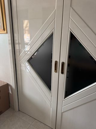 Porta scorrevole interna con inserti in vetro
