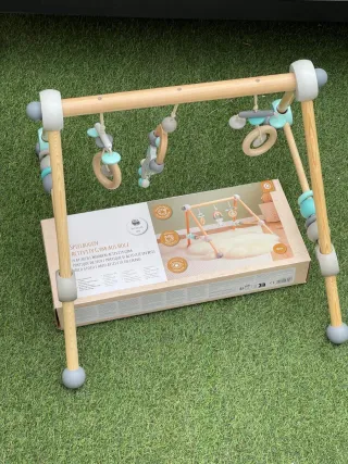 Arco de juegos para bebé de madera