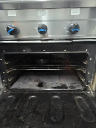 Lote: Máquina pollos asados y vitrina frigorífica