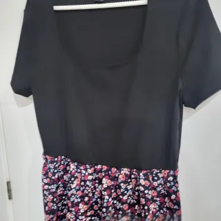 Vestido negro con estampado floral talla L