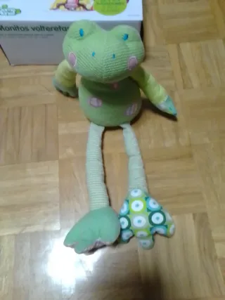 Lote 3 peluches infantiles y juego