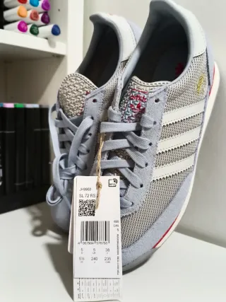 Zapatillas Adidas Grises y Rojas