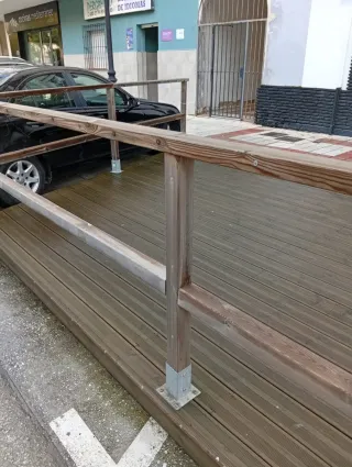 Tarima de terraza para bar/restaurante