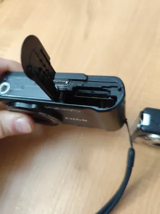 Lote 2 Cámaras Digitales Kodak y Sony Negras LEER