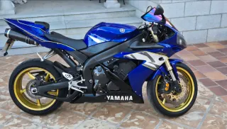 Yamaha R1 2004 Azul y Dorado