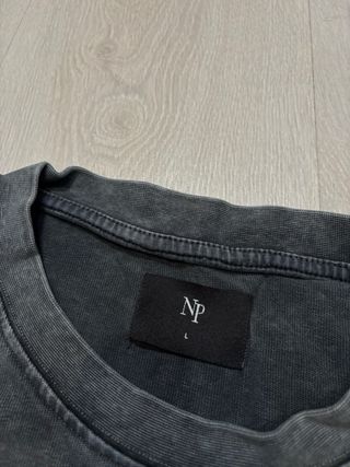 Camiseta Nude Project Gris