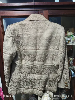 Giacca elegante beige e oro