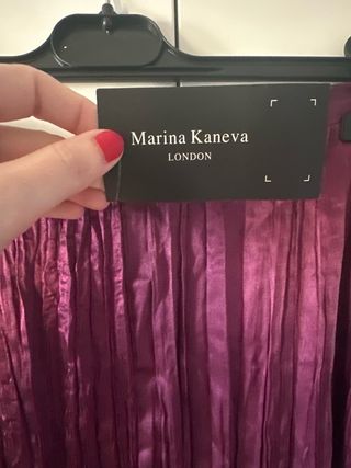 Falda midi plisada morada talla 38