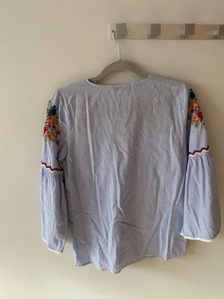 Blusa bordada