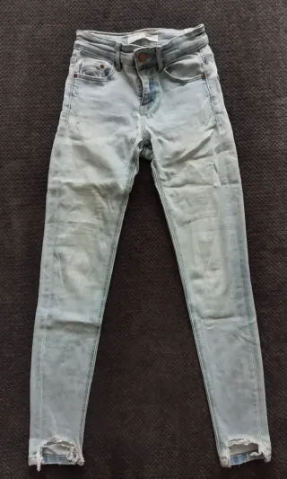 Se vende ropa variada