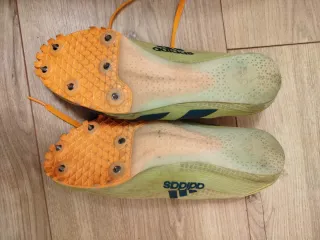 Zapatillas clavos atletismo Adidas