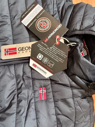 Abrigo tipo plumasGeographical Norway Negro