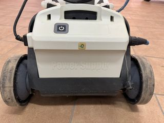 Dolphin Triton limpiafondos piscina profesional