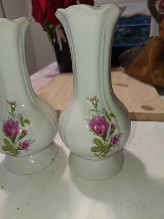 Pareja jarrones porcelana flores rosas
