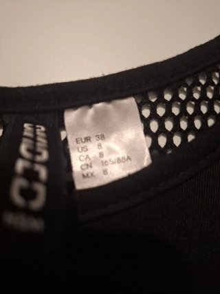 Vestido midi negro sin etiqueta