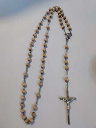 Rosario antiguo con estuche de piel