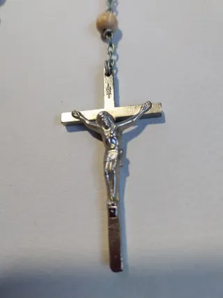 Rosario antiguo con estuche de piel