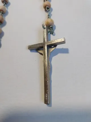 Rosario antiguo con estuche de piel